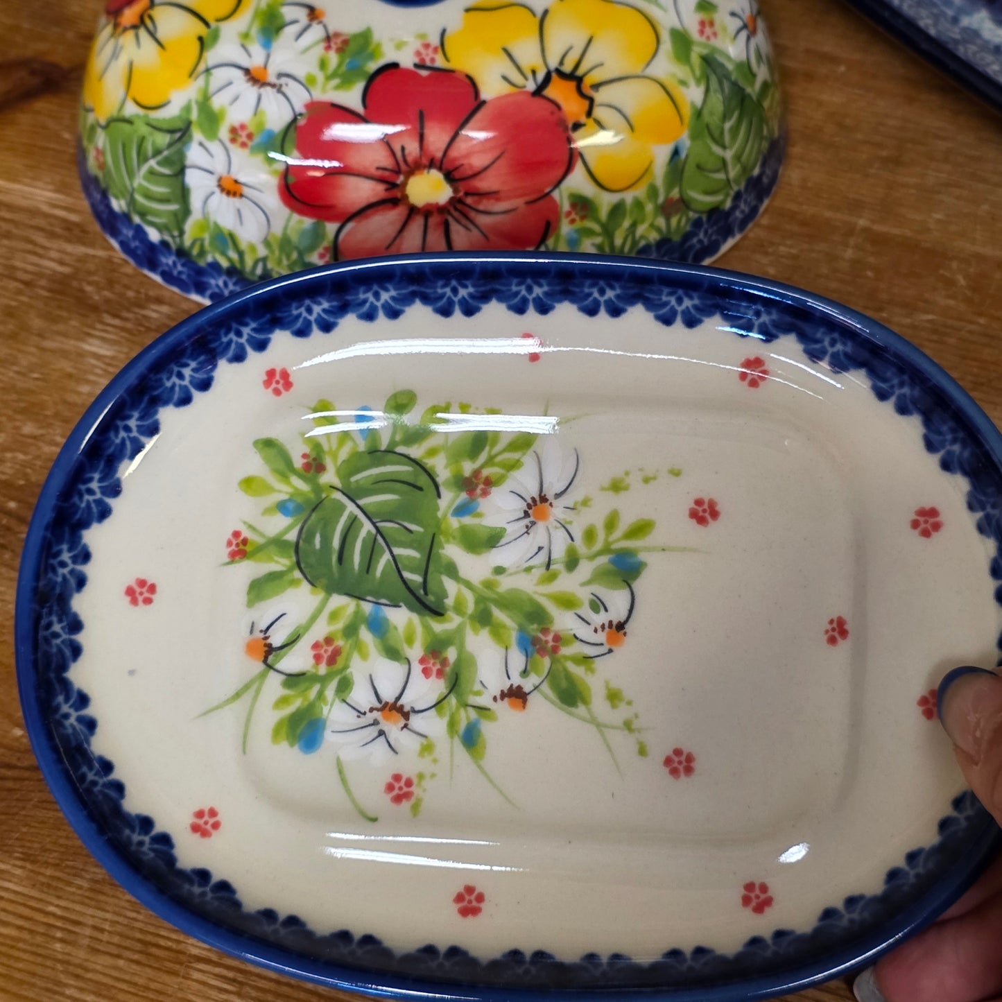 Butter Oval / Red/yellow