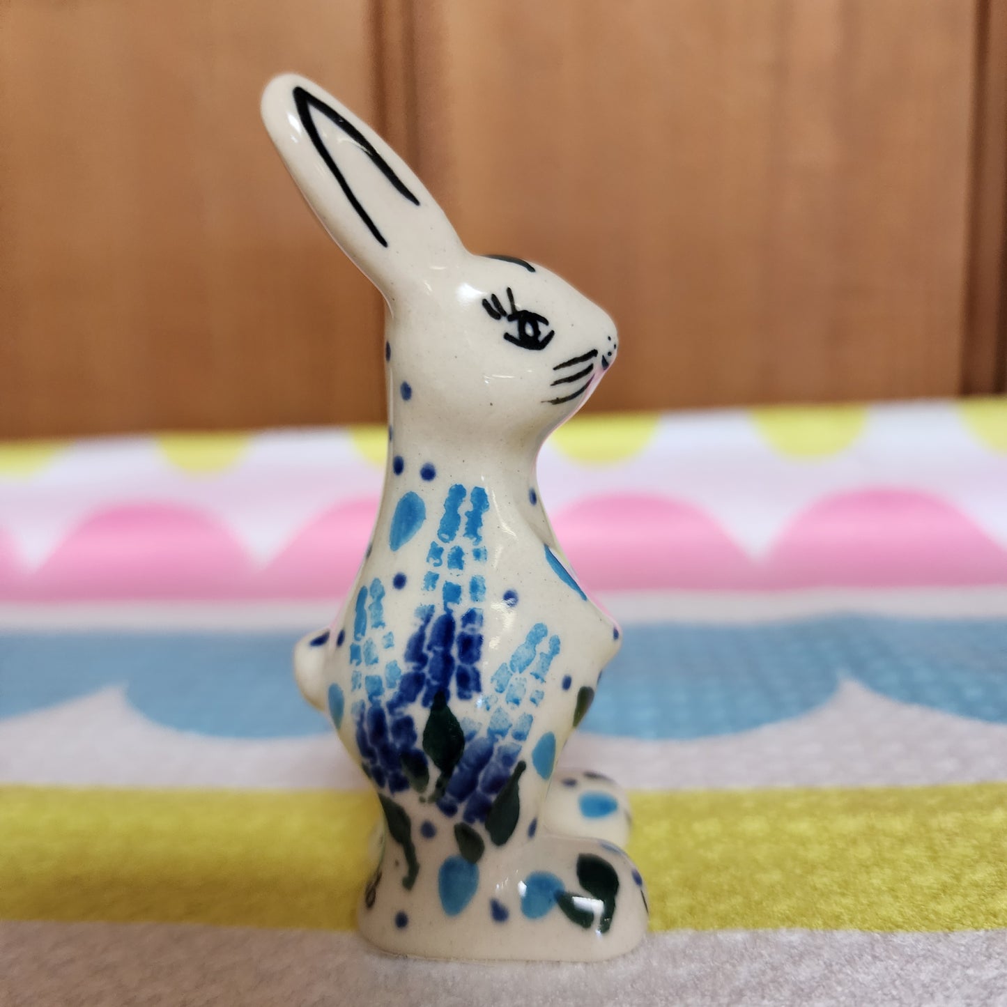 Rabbit figurine 7009 ~  (3") standing
