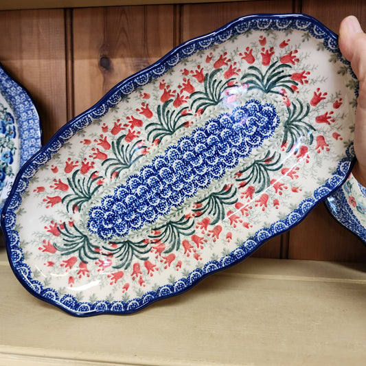 Tray   Scalloped Oval   6.25" x 12.5"   1437X ~ Crimson Bells