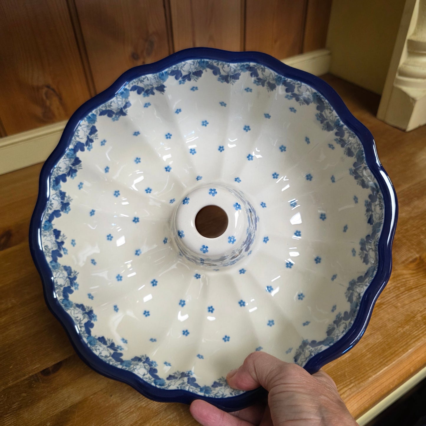 Baker   Bundt Pan    2222X ~ Snow Poppy