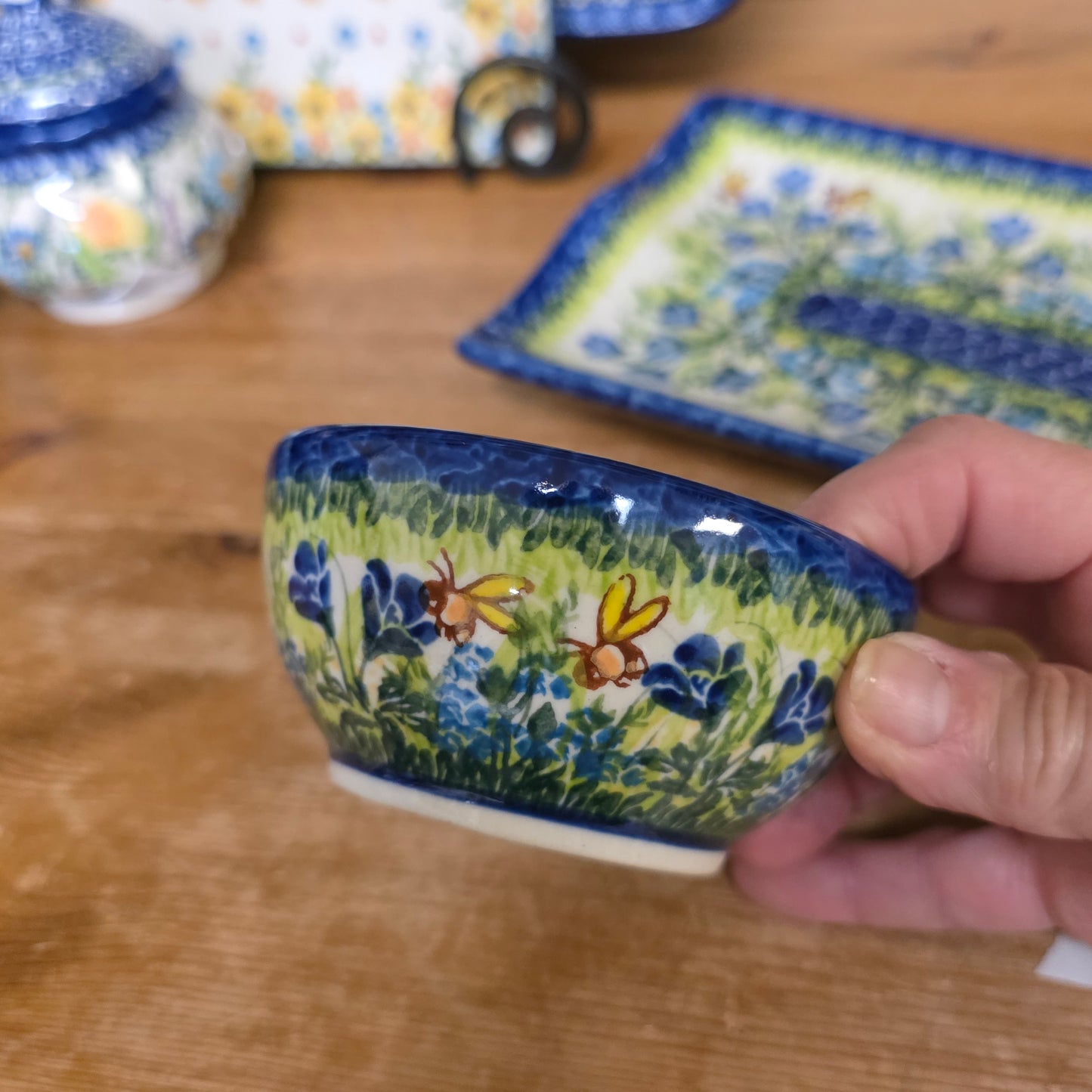 Bowl 4" wide Blue Bees 553