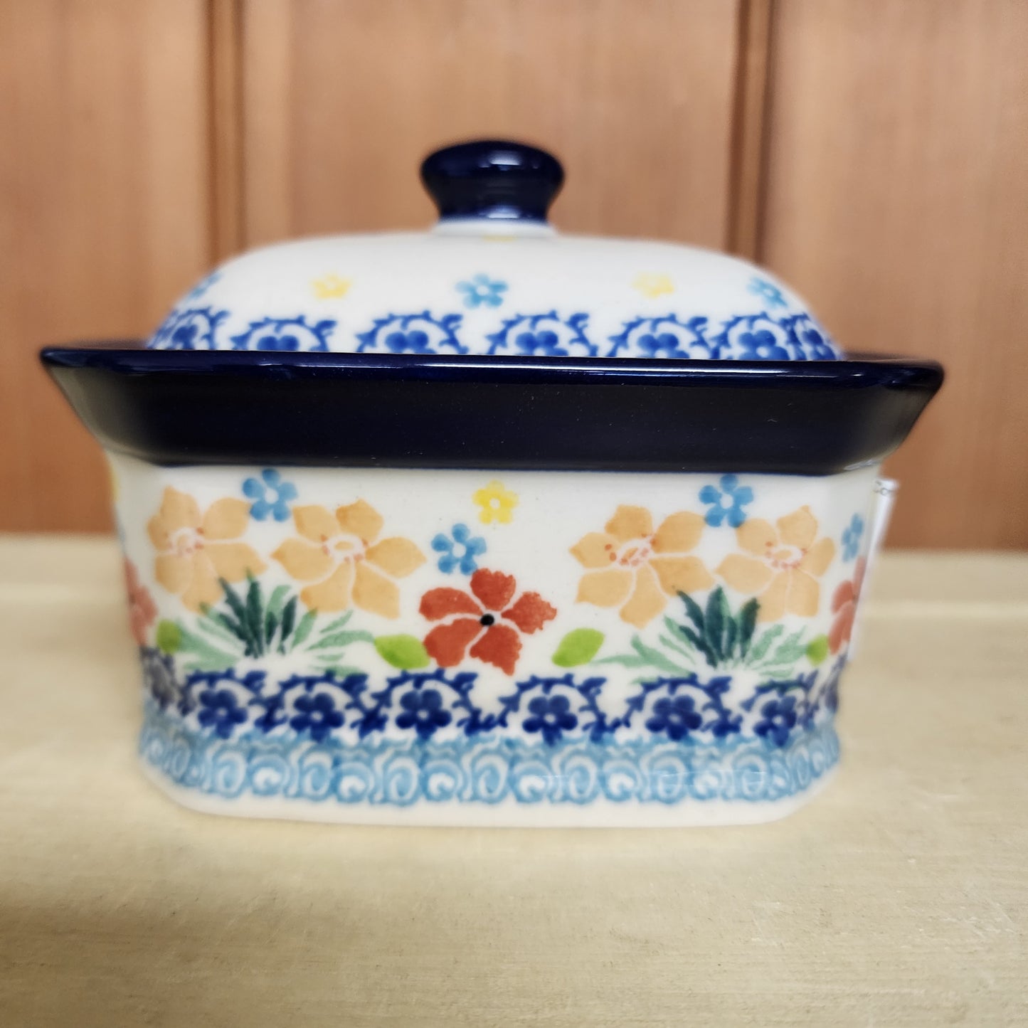 Covered Container   3.25"H x 3.5"W x 4.5"L    3337X ~ Spring Palette