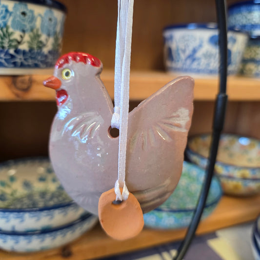 Ornament ~ (E) tan Chicken with Egg (3")   **NOT POLISH POTTERY**