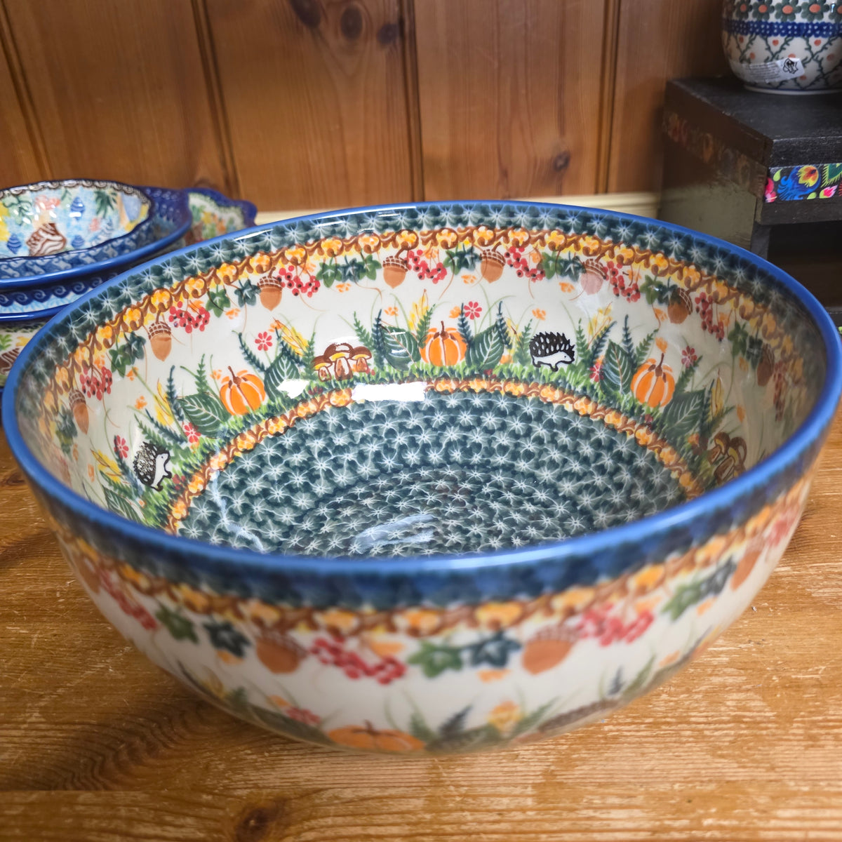 Bowl 9" Serving ~ #2. 1046 hedgehog (4.5" deep)