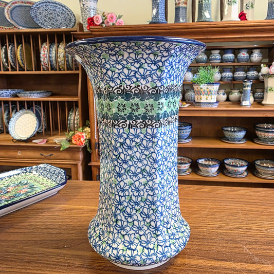 Vase ~ 9.5" 1479X ~ Kiwi