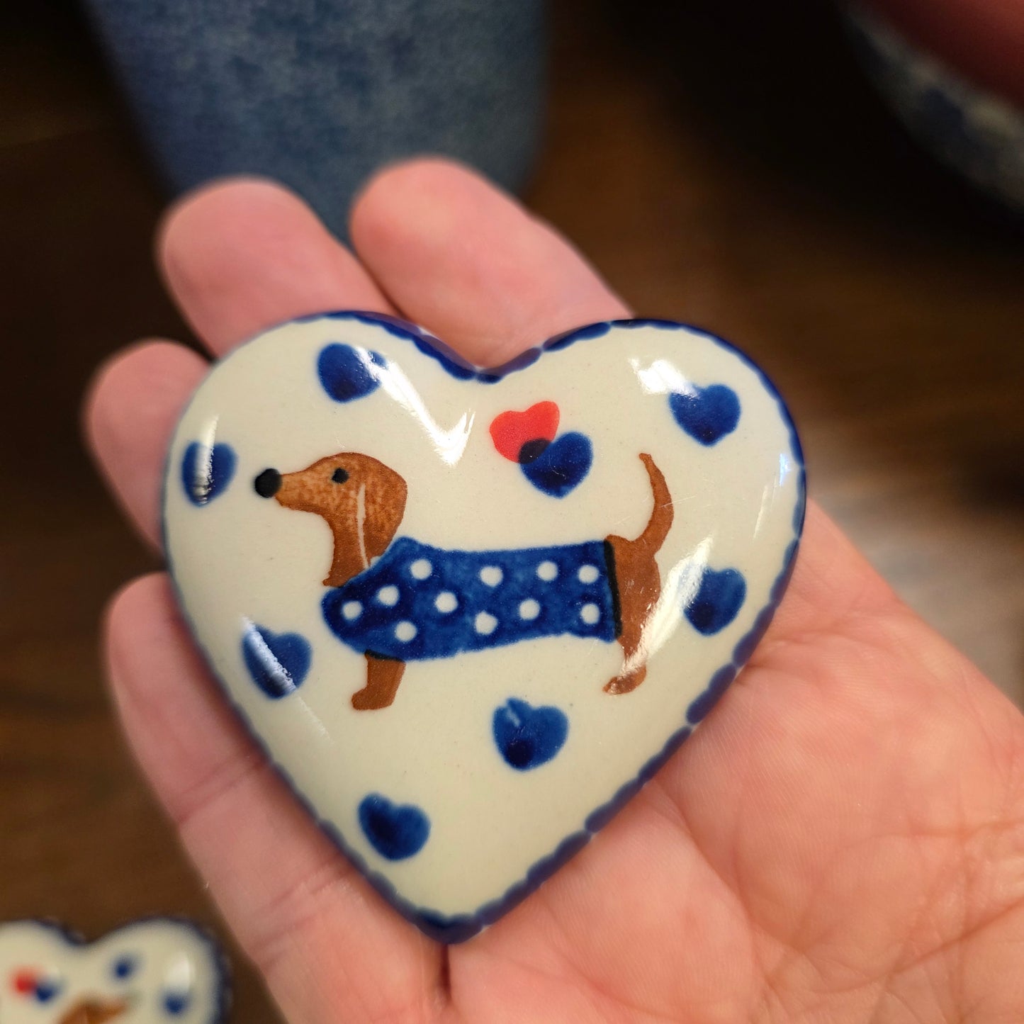 Magnet Sweater (dark blue) Dachshund  (3") heart shape