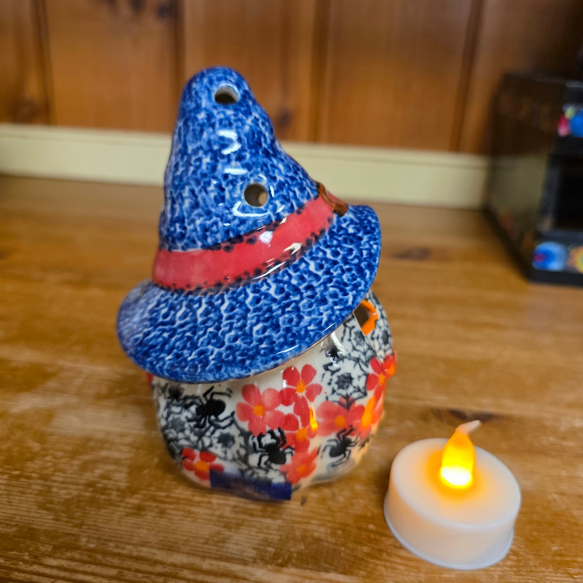 Pumpkin Wizard #1 Jack o lantern blue hat luminary / 5“ H. Jack o lantern