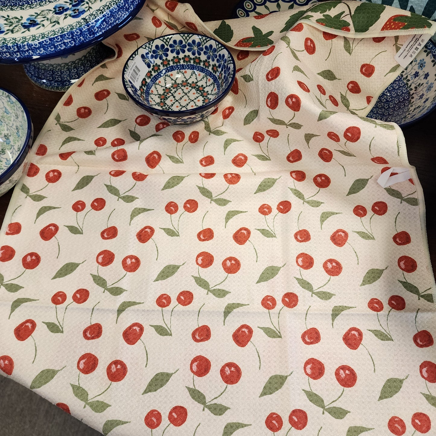 Towel / Poly ~ Berries & Cherries: Reversible Hand Towel: Cream / 19x29 / Hand Towel