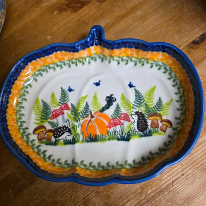 Plate ~ Pumpkin hedgehog mushroom pumpkin worm! (8"x6.5"). ART1