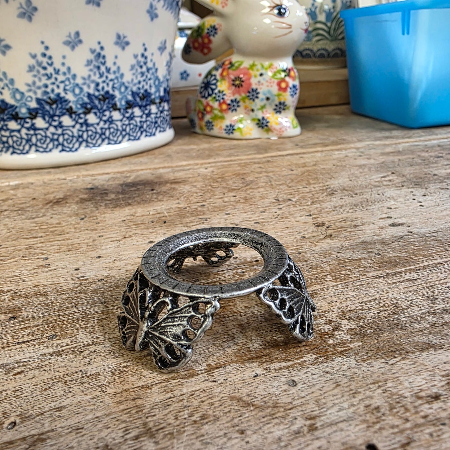 Stand for Egg / butterfly