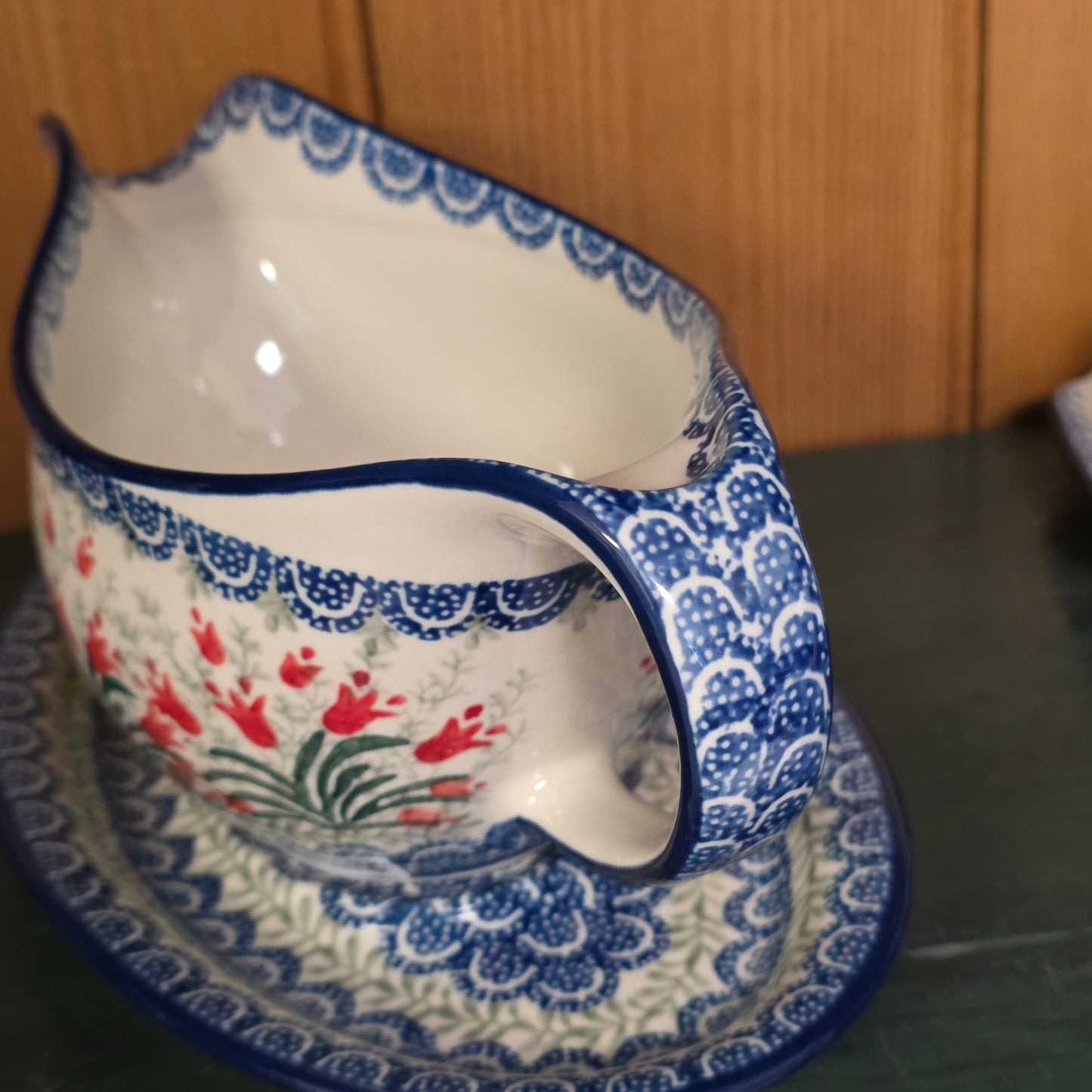 Gravy Boat   16 oz  239-1437X  Crimson Bells pf0526