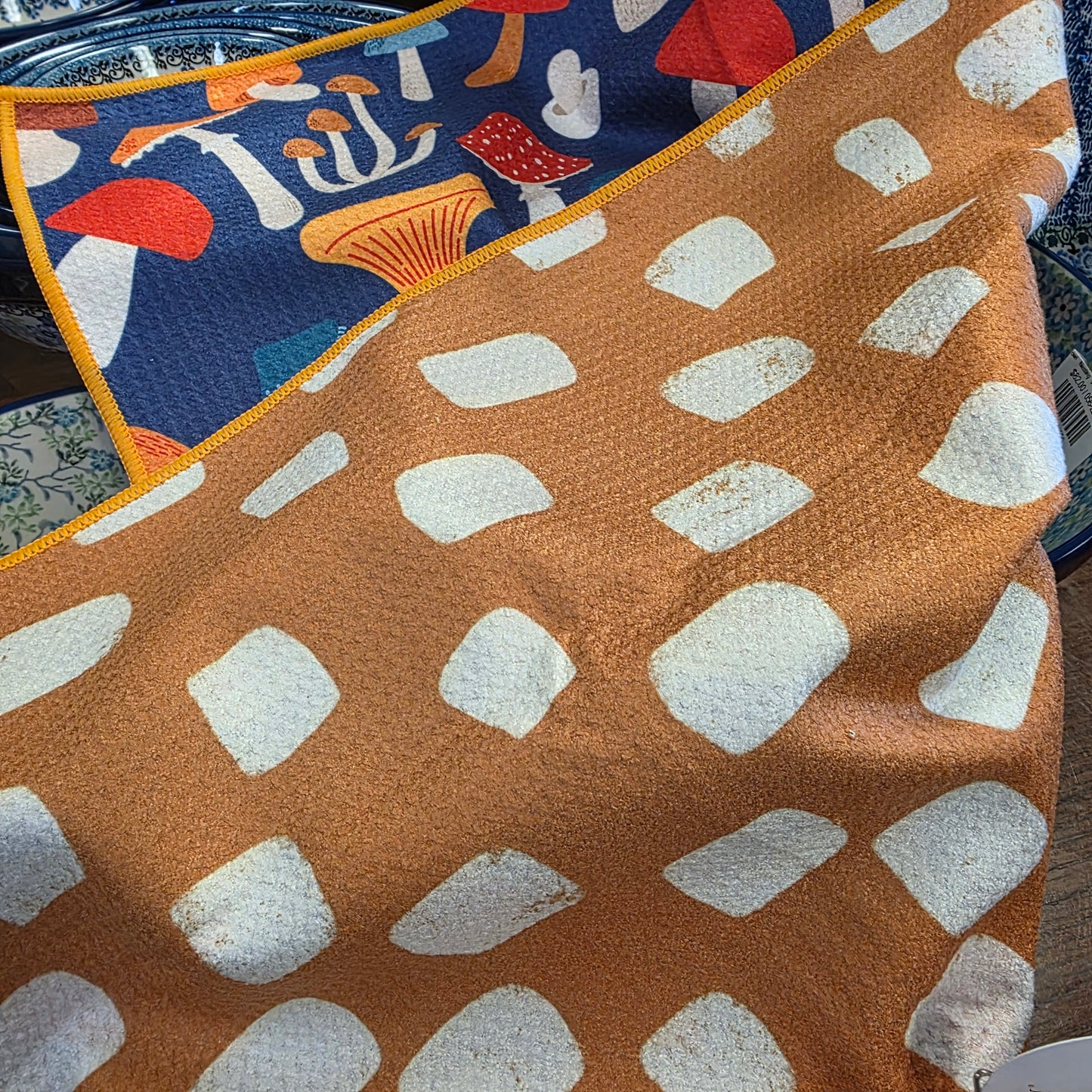Towel /poly ~ Mushrooms / DST-26