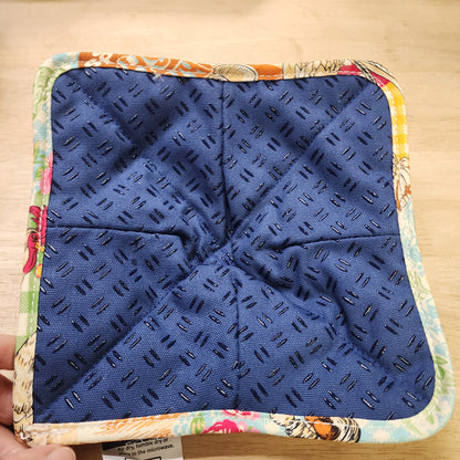 Cozy for BOWLS and small plates Vintage Chickens