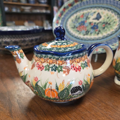 Teapot / (3 cups ) 1046 hedgehog acorn pumpkin  ART1