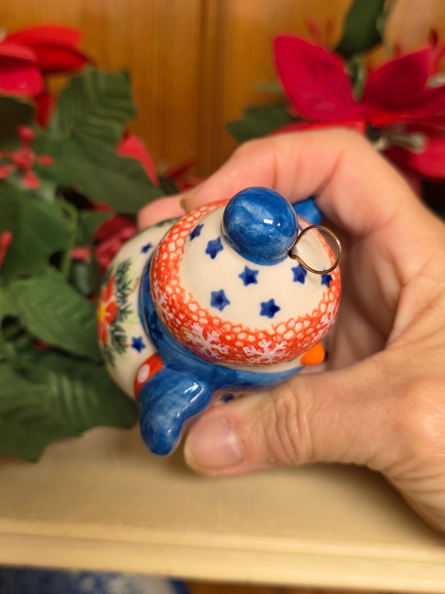 Snowman blue scarf / red flowers (3")