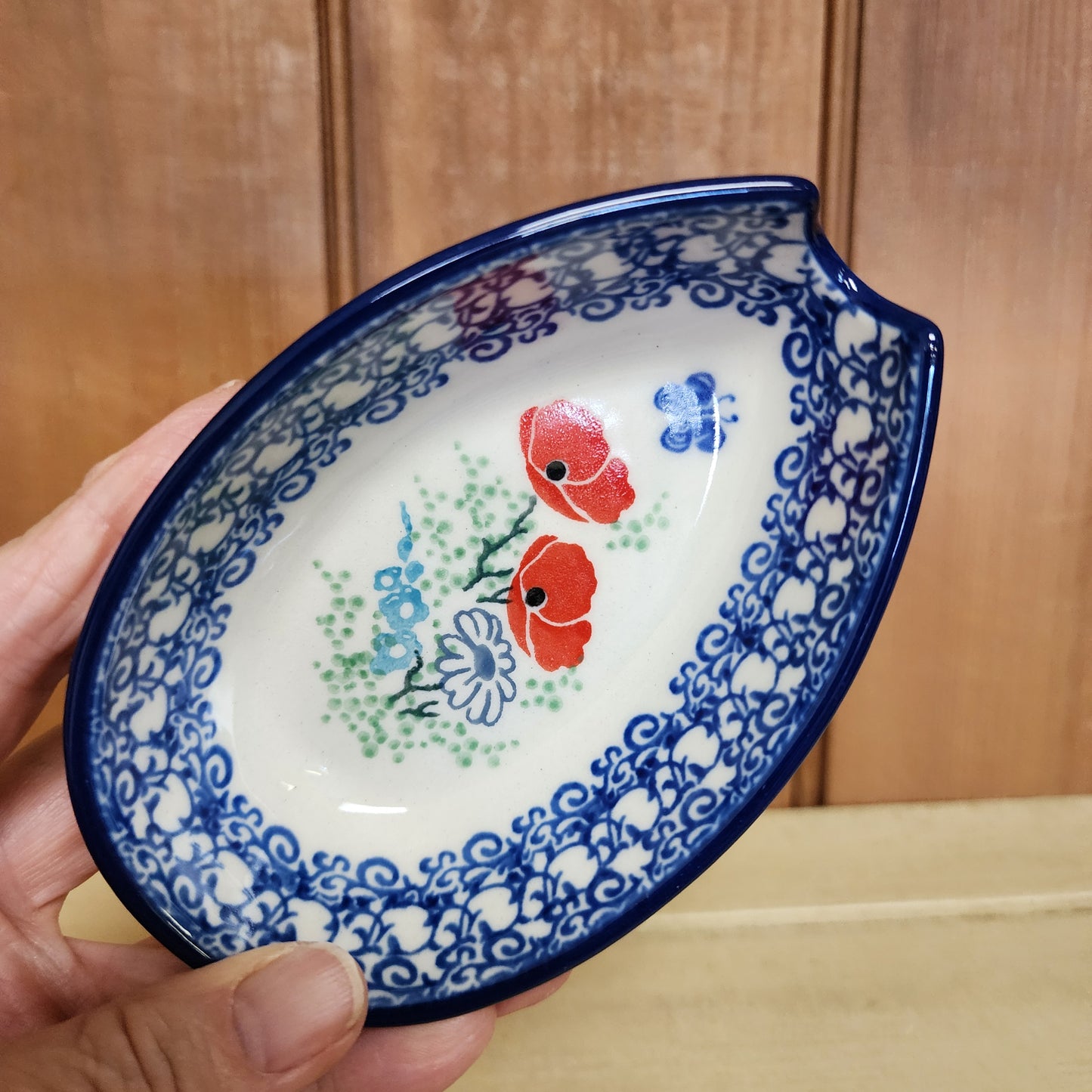 Spoon Rest   3.25"W x 5"L    2901X ~ Red Poppy Garden