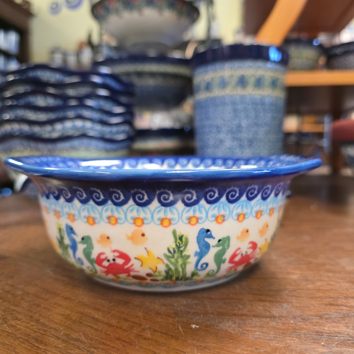 Baker/Bowl tab Handle Crab 884 / 6"x7" 2 cups