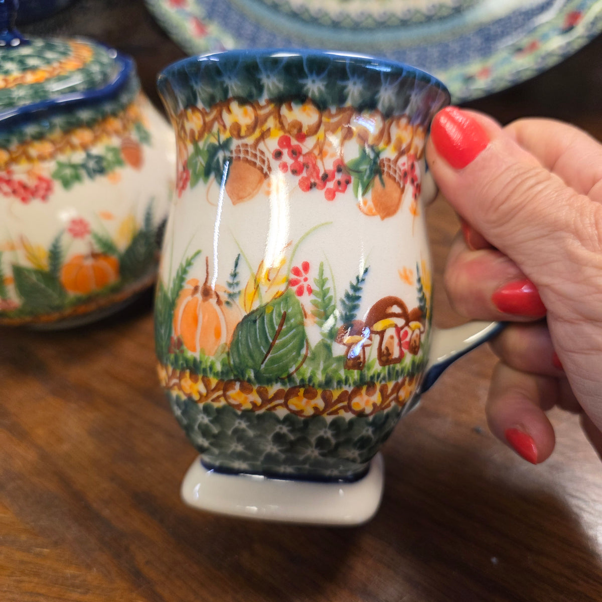 2 pc teapot and mug  1046 hedghog