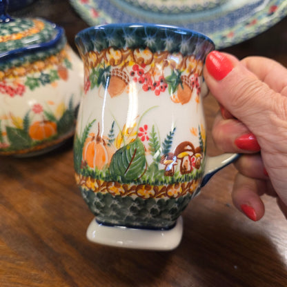 2 pc teapot and mug  1046 hedghog
