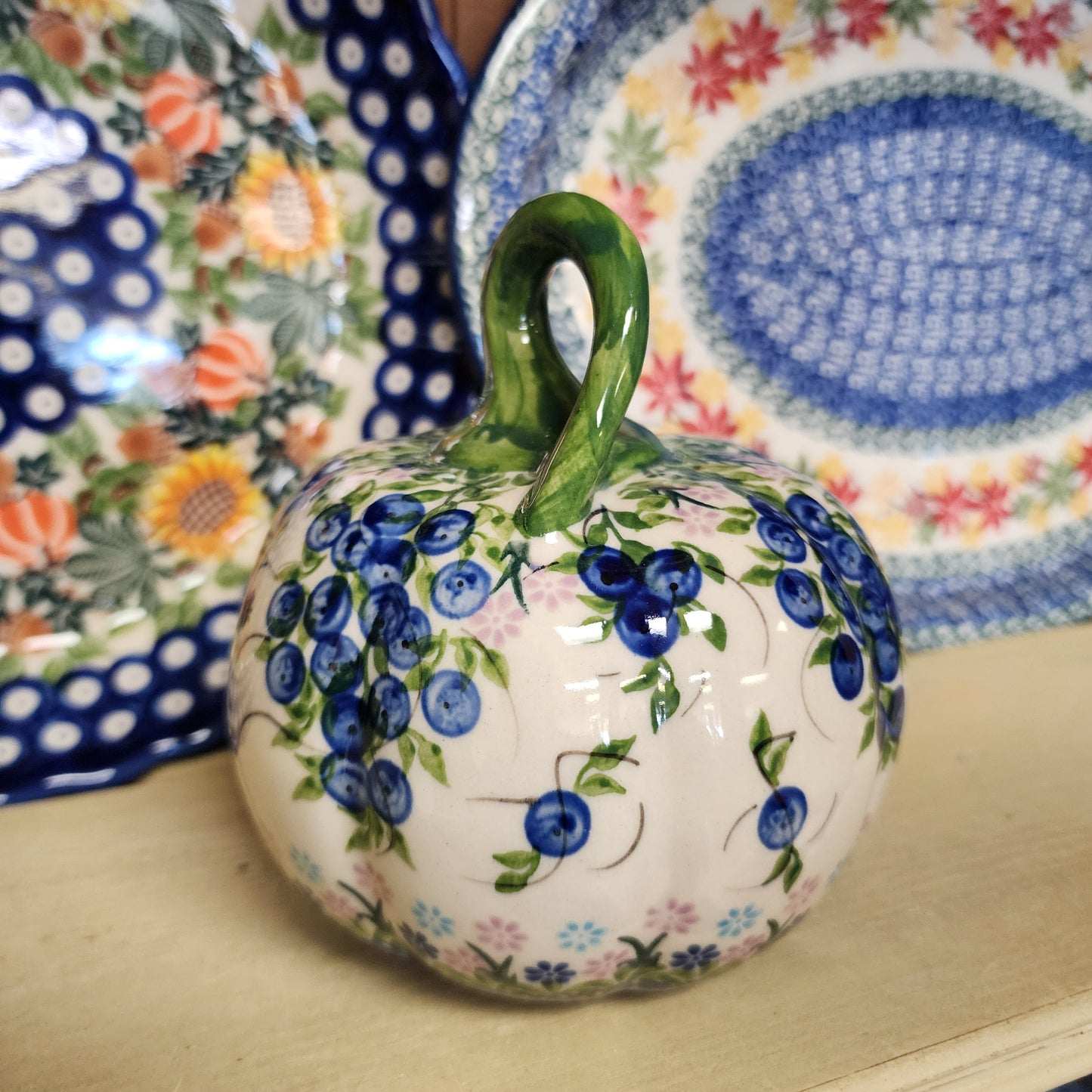 Pumpkin  5.5" spider web Blue Berries 288