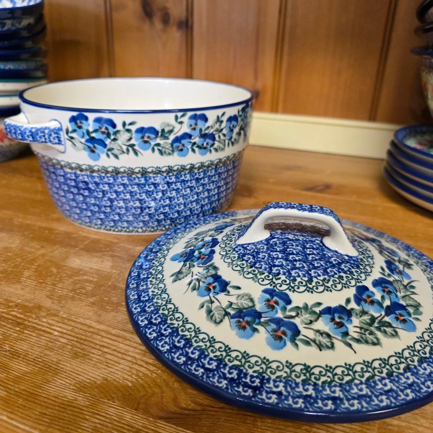 Covered Casserole (2 qt)   278-2273X  Winter Viola pf0526