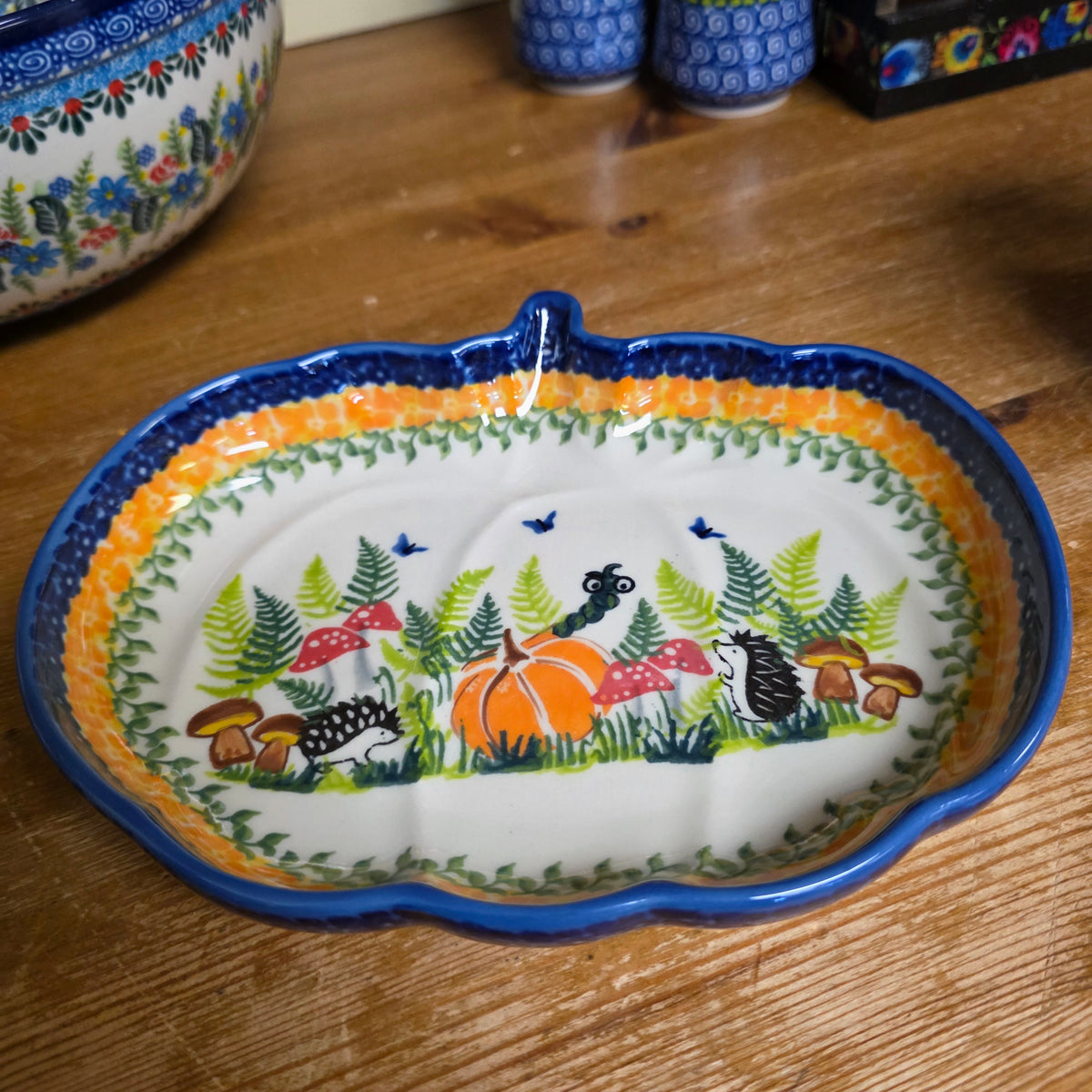 Plate ~ Pumpkin hedgehog mushroom pumpkin worm! (8"x6.5"). ART1