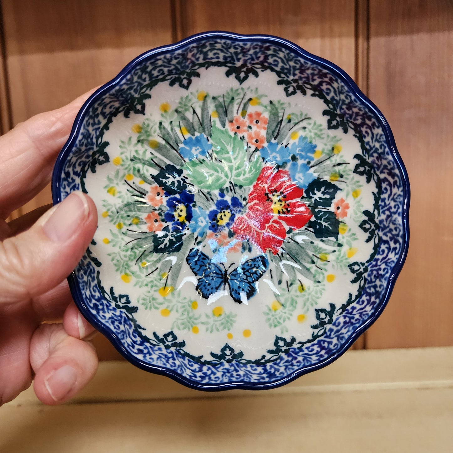 Bowl   Scalloped   4.5"   U4553 ~ U4 ~ T. Liana