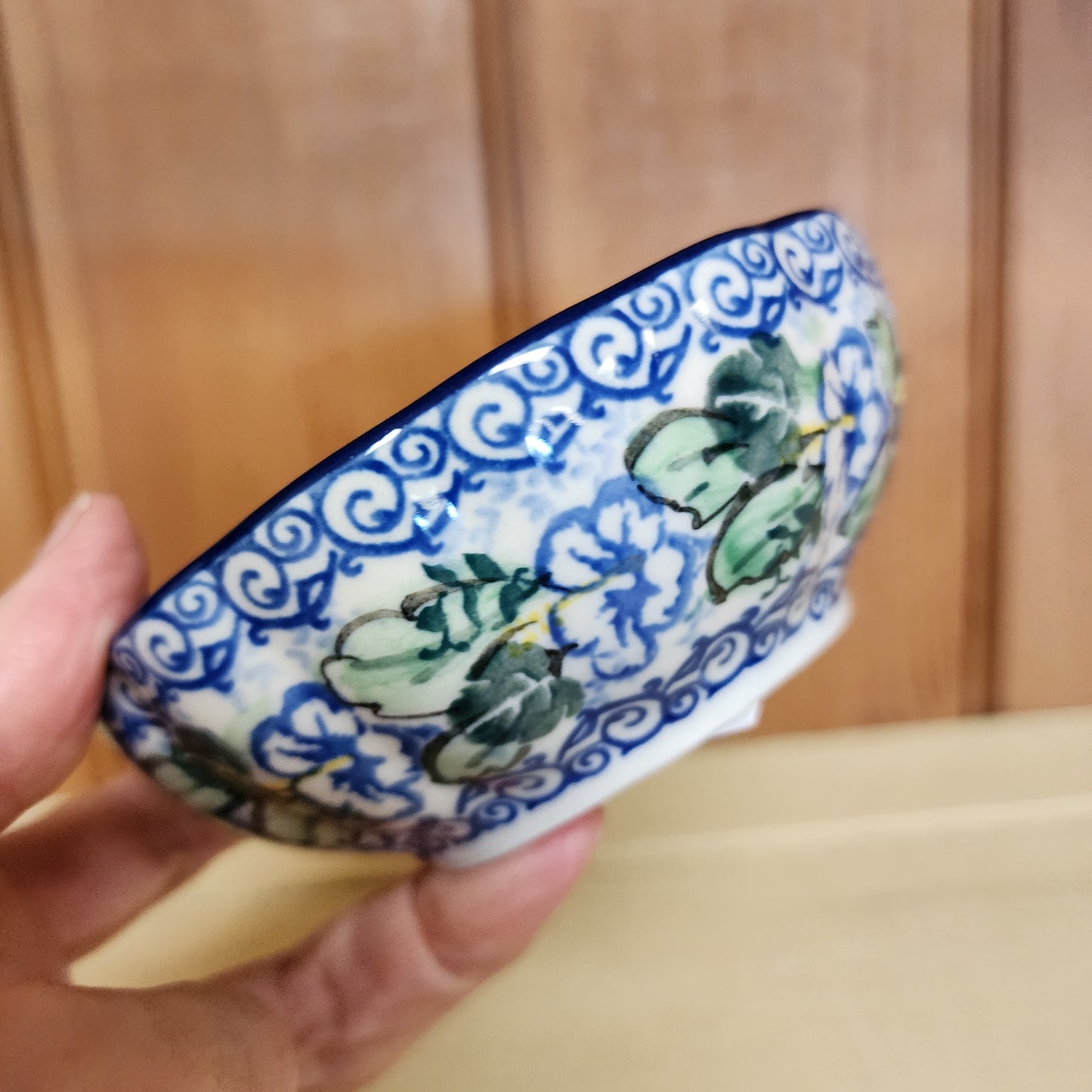 Bowl   Scalloped   4.5"   U5138 ~ U4 ~ U4 M. Starzyk