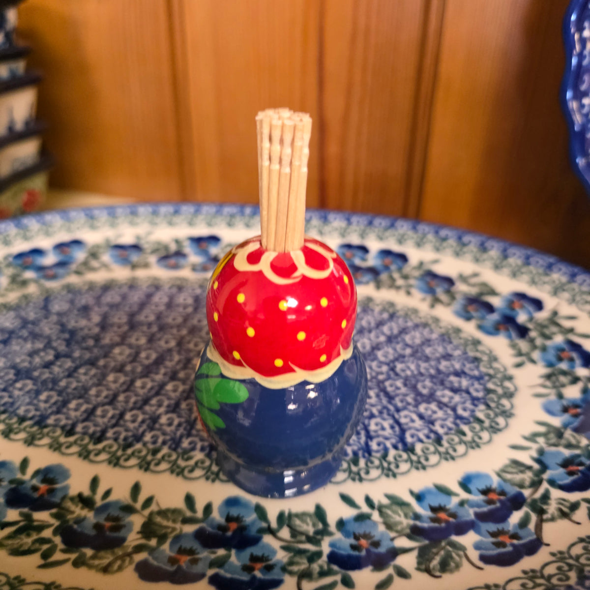 Wooden (A4 ~red top / blue bottom) toothpick holder