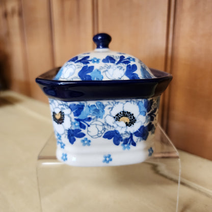 Covered Container   3.25"H x 3.5"W x 4.5"L    2222X ~ Snow Poppy