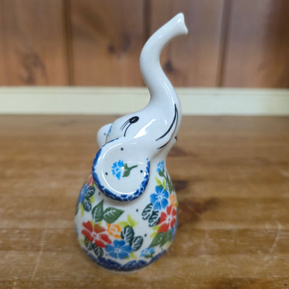 Elephant ring holder florals