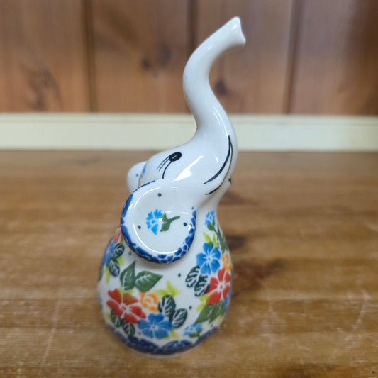 Elephant ring holder florals