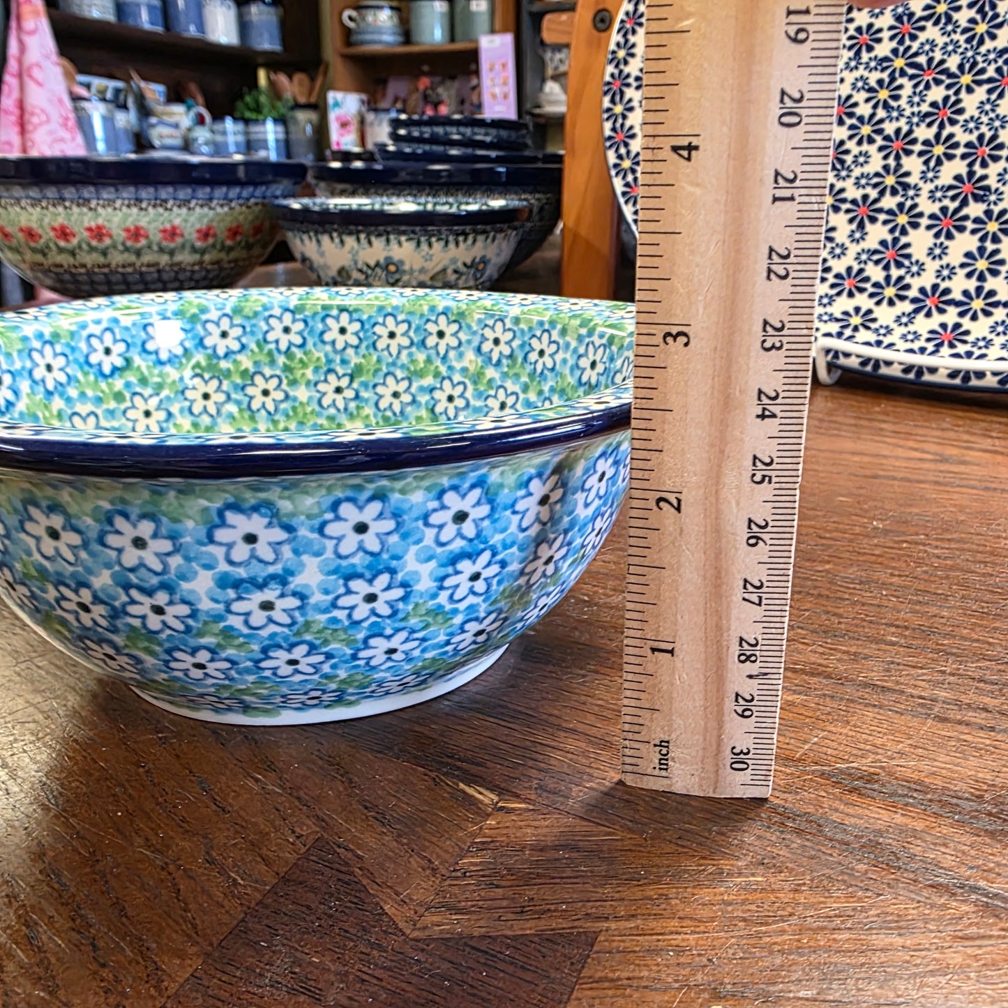 Fish Shaped Bowl ~ Medium    E14-2252X  Key Lime pf0526