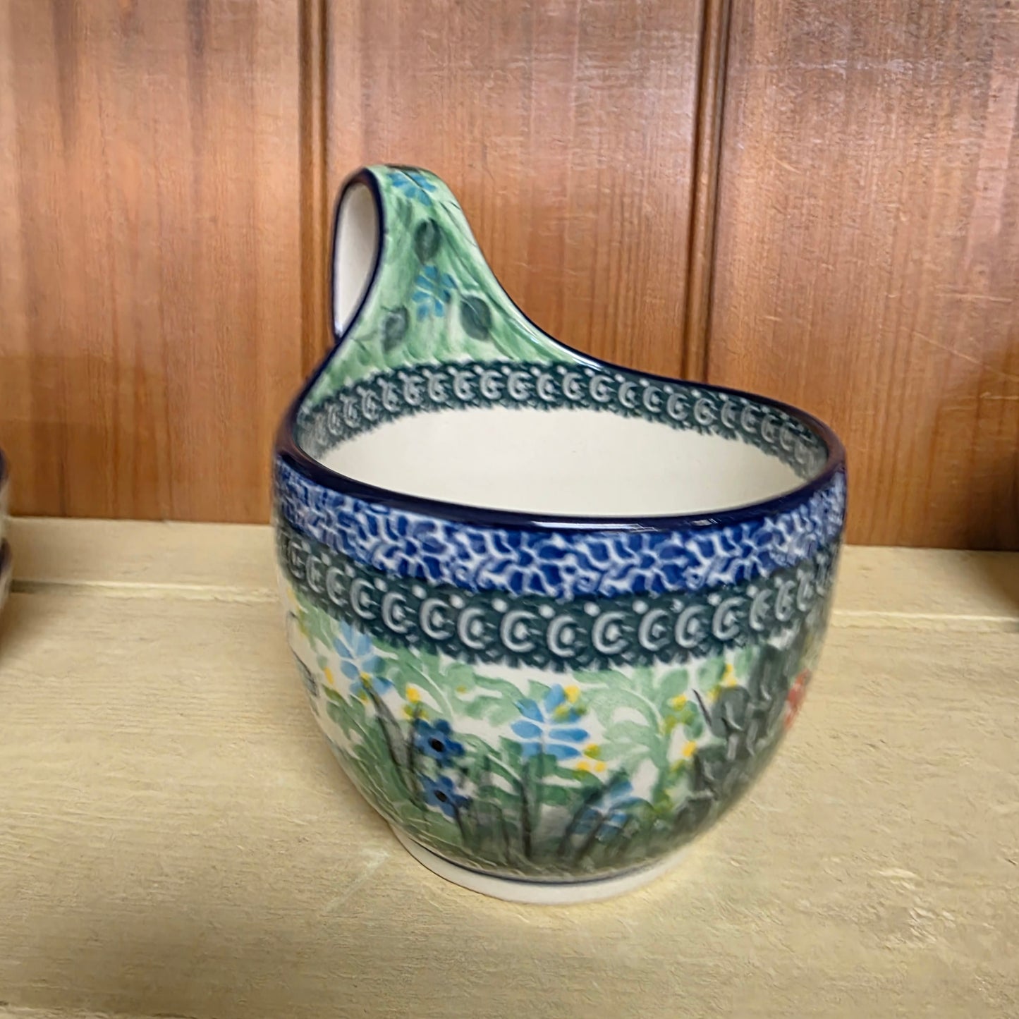 Bowl w/ Loop Handle   16 oz  845-U4612  U4 pf0526