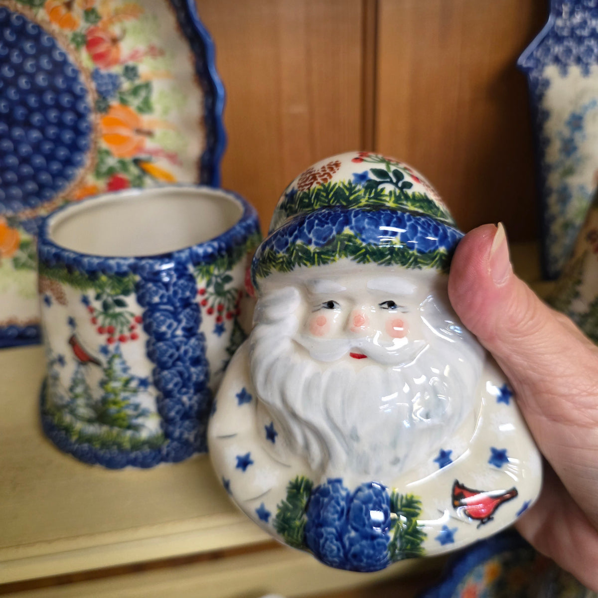 Santa Jar ~ 8" H.  Cardinals  Kalich