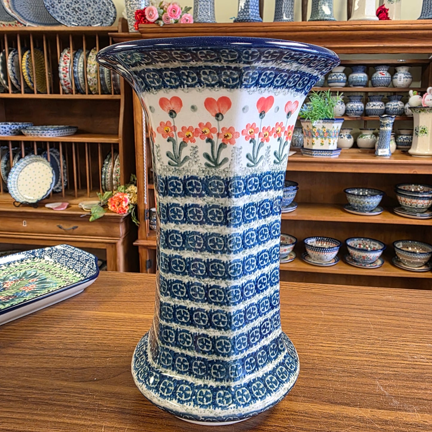 Vase ~ 9.5" 0560X ~ Peach Spring Daisy