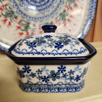 Covered Container ~ 3.25"H x 3.5"W x 4.5"L 385-2333X  Blue Horizon