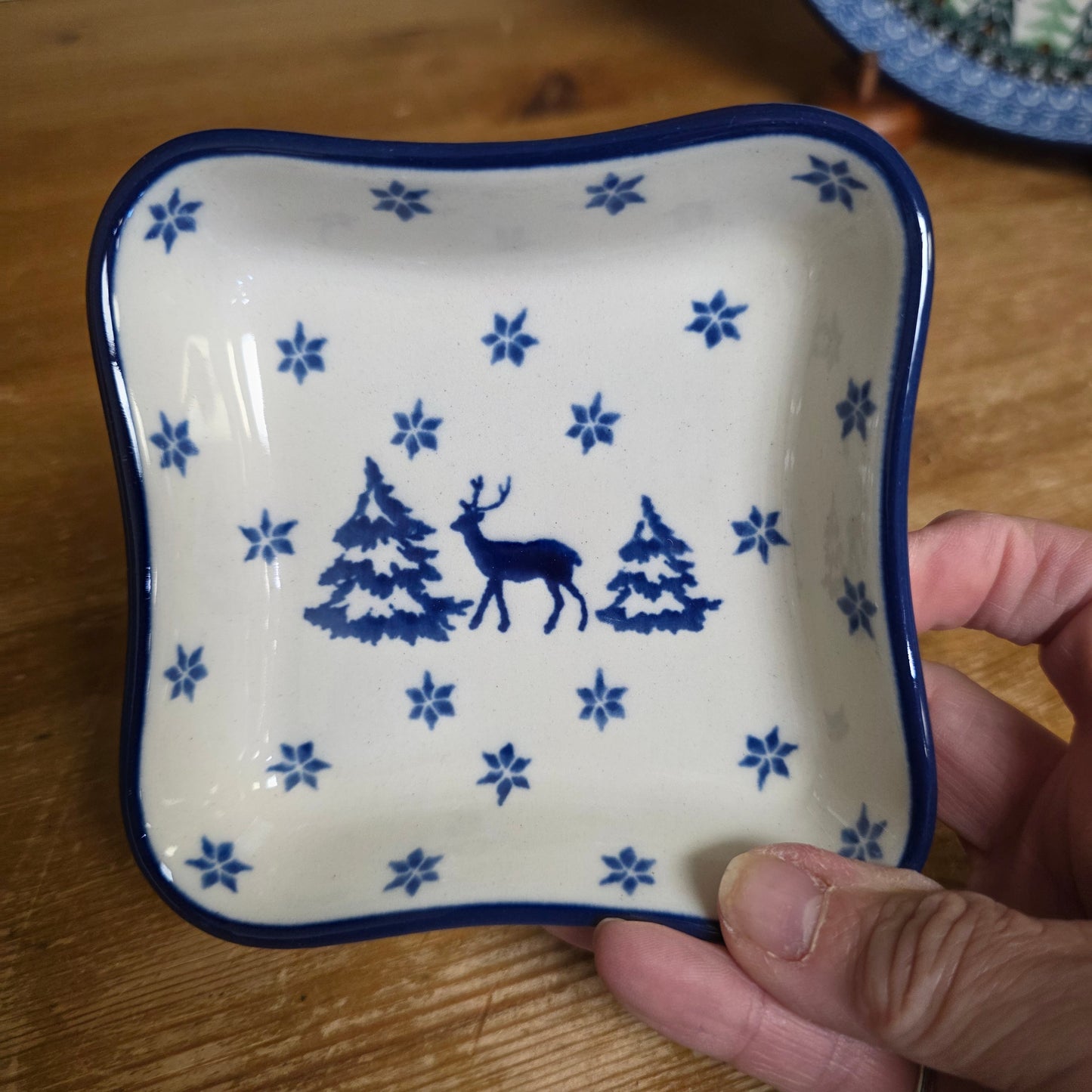 Bowl   Shallow Fluted  630-1931X  Snowy Pines pf0526