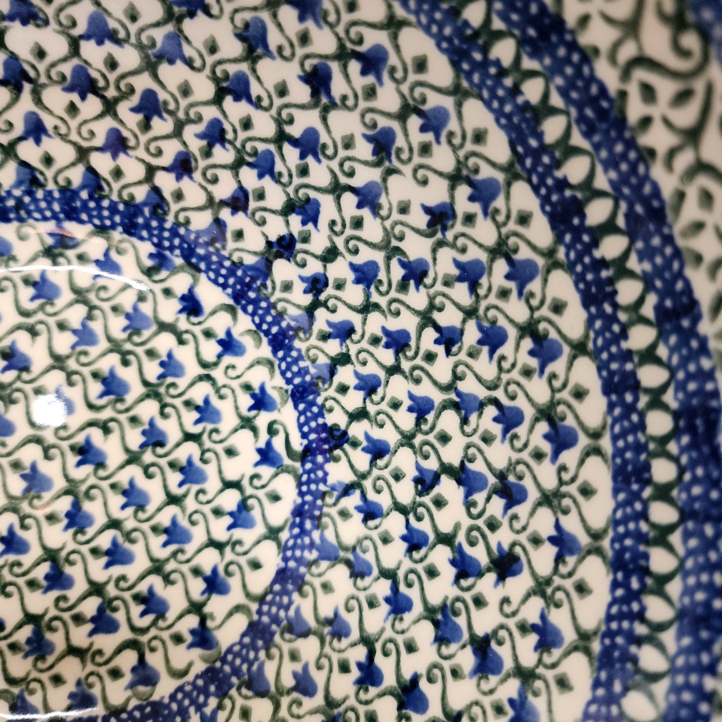 Bowl   Nesting   9" W    585 Tulip Trellis