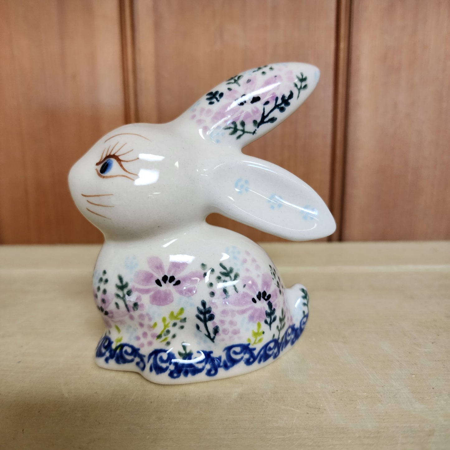 Rabbit Figurine VC347 ~ Vena