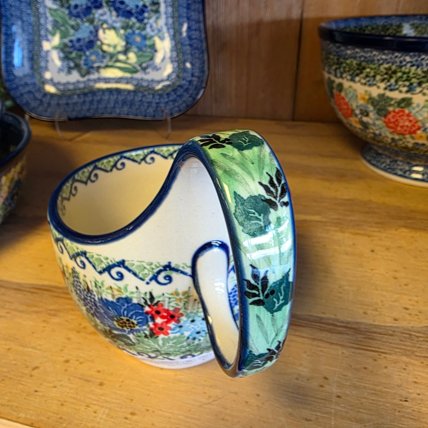 Bowl w/ Loop Handle   16 oz    U4600 ~ U4