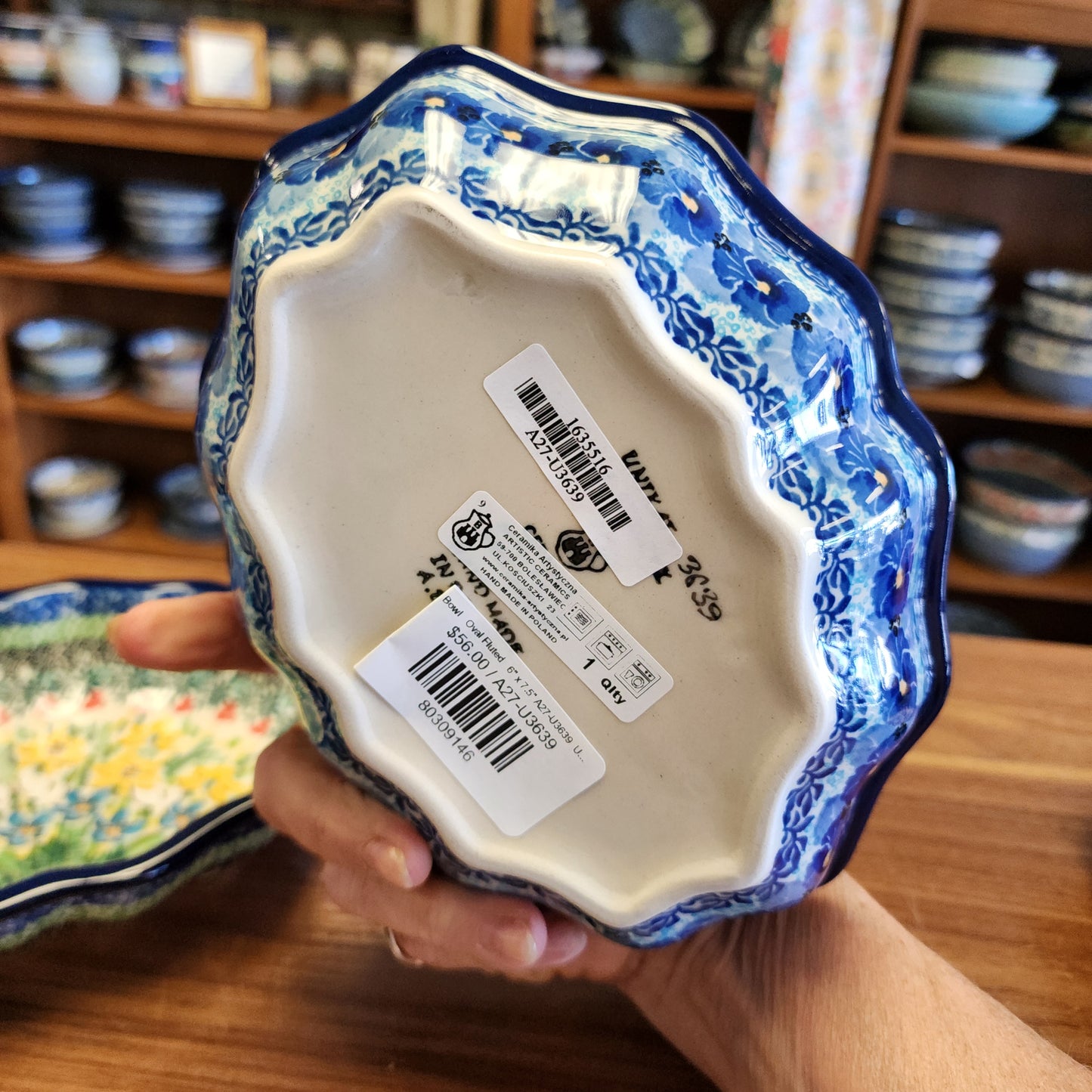 Bowl   Oval Fluted   6" x 7.5" A27-U3639  U3 pf0526