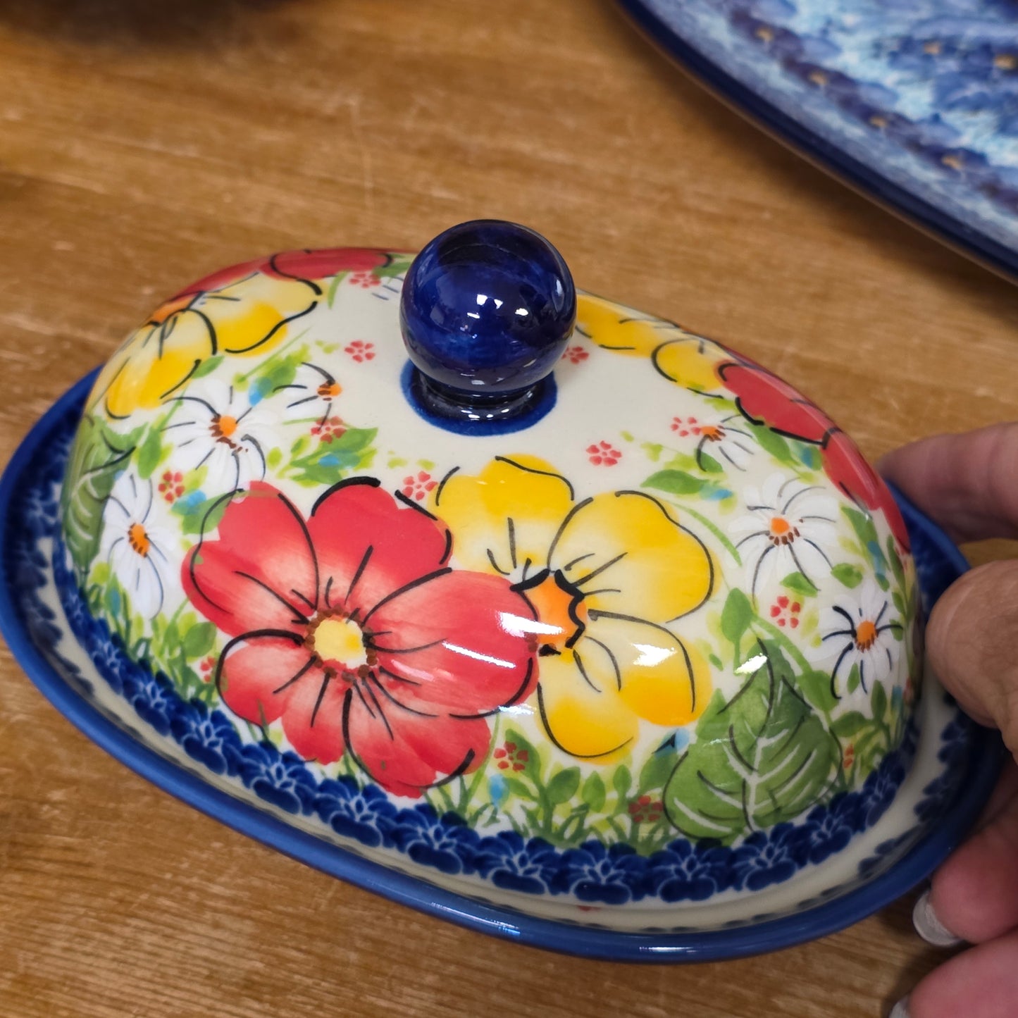 Butter Oval / Red/yellow