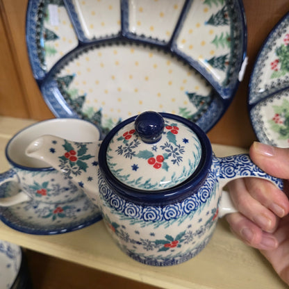 Tea Time for One   6 oz cup  423-2973X  Winter Holly pf0526