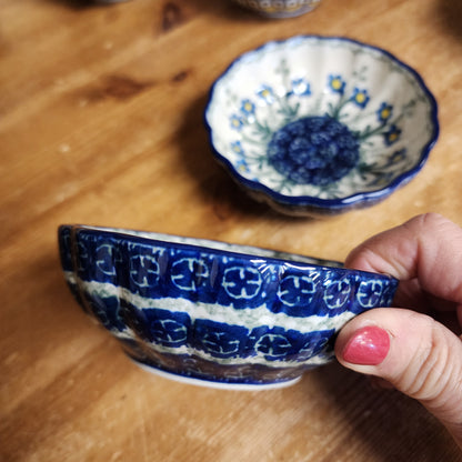 Bowl ~ Scalloped ~ 4.5" 0614X ~ Blue Spring Daisy