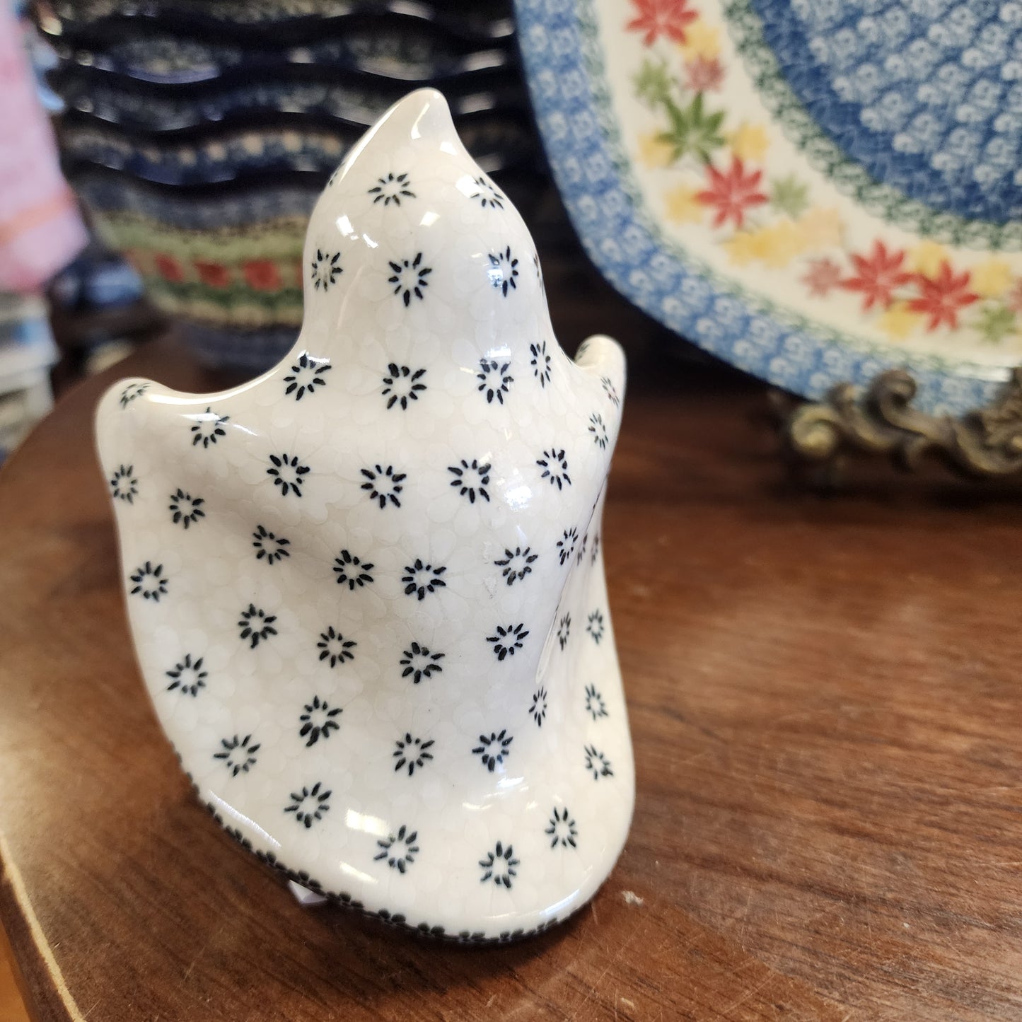Ghost - pointed head 4 1/4" Black & white   H24-3395X Black/white