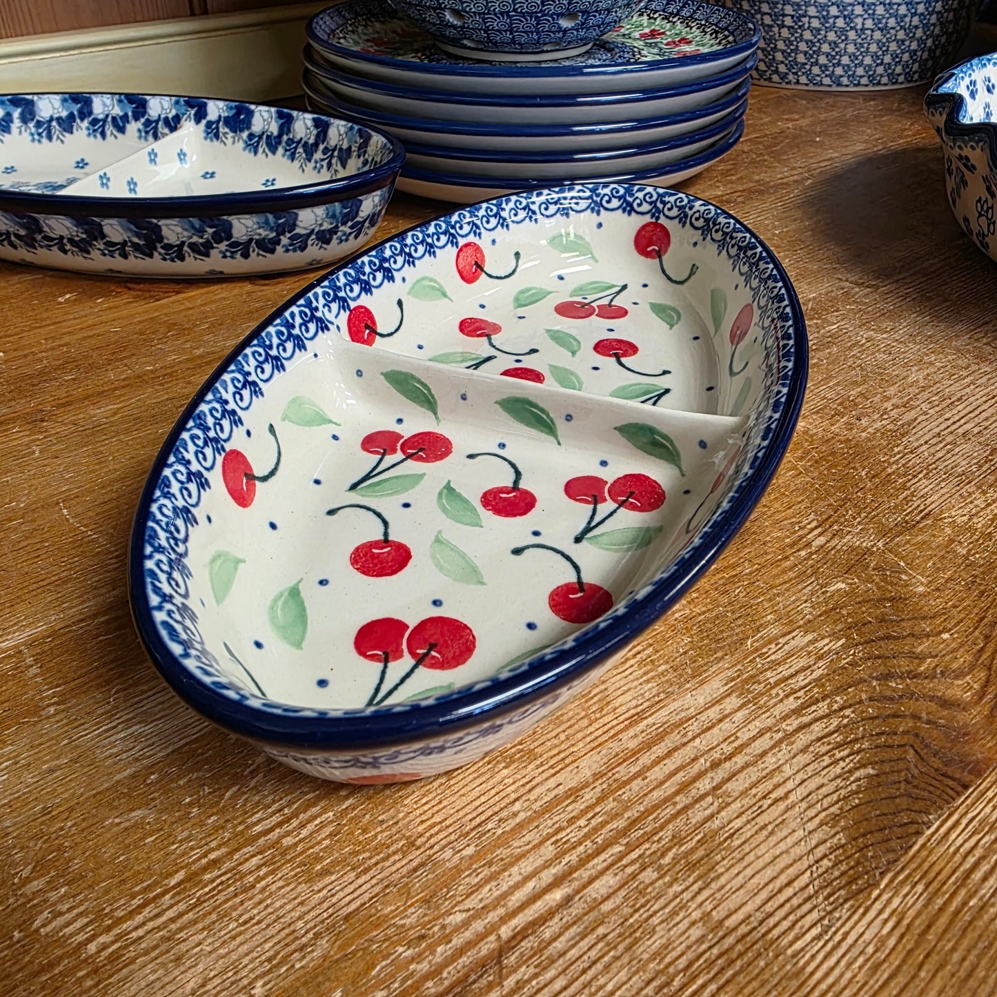 Divided Dish Oval   Small 395-2715X  Cherry Pie pf0526