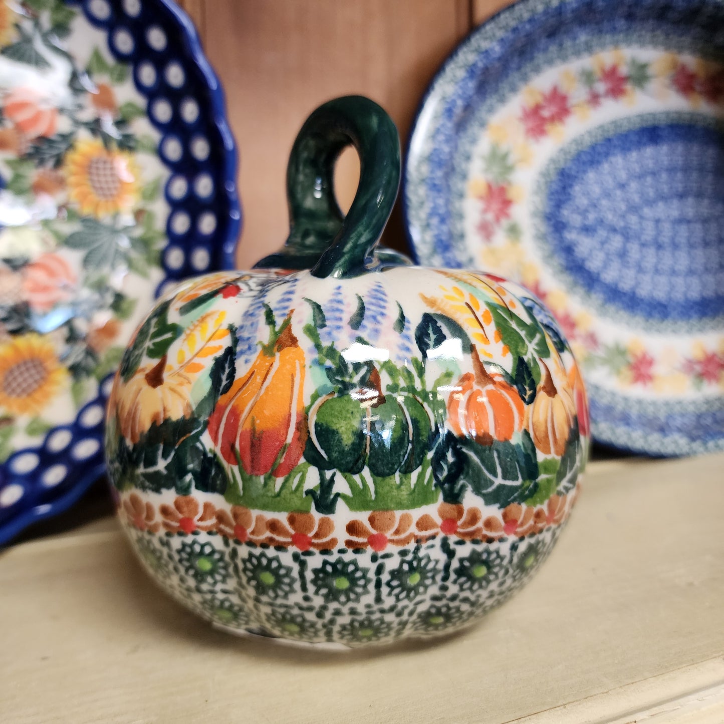 Pumpkin  5.5" green top /gourds, red spider