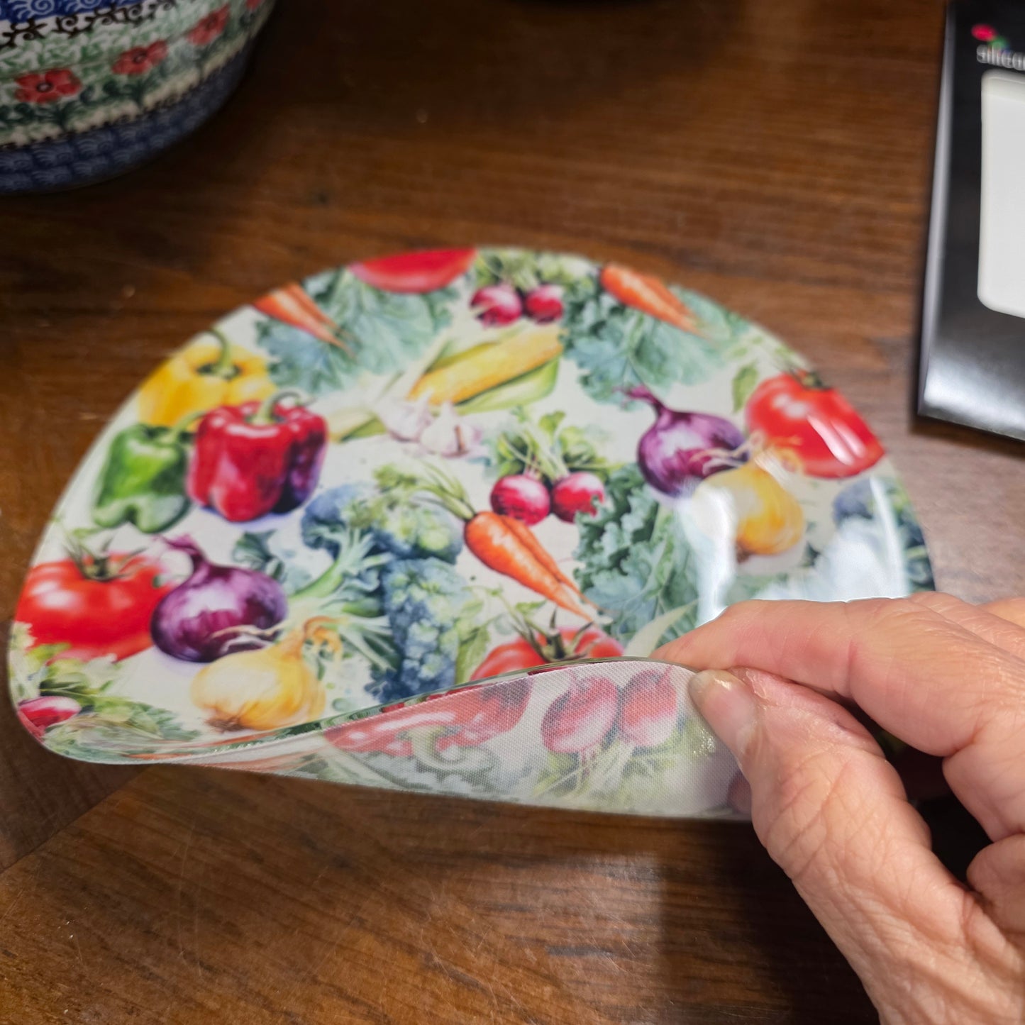 Silicone Trivet Veggies: 8" Round Trivet / Silicone