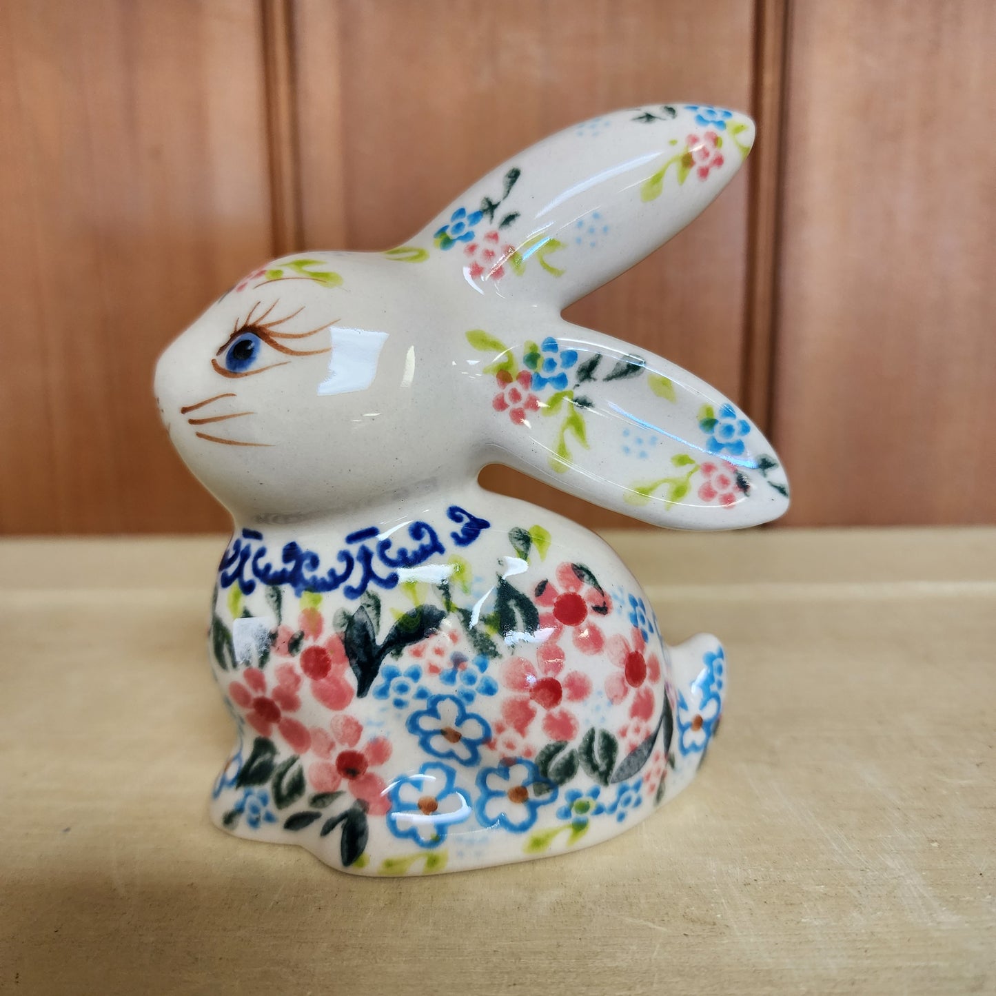 Rabbit Figurine VU493 ~ Vena
